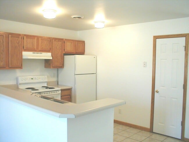 921 E Grand Ave in Carbondale, IL - Building Photo - Building Photo