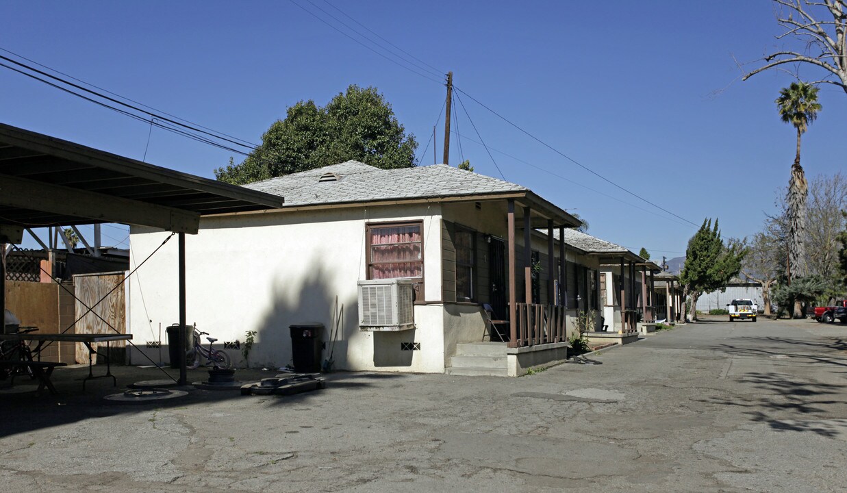 4180 E Mission Blvd in Pomona, CA - Building Photo