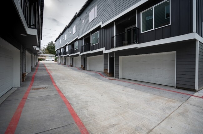 8305 5th Ave W in Everett, WA - Building Photo - Building Photo