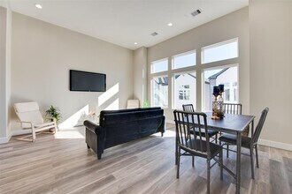 2915 Sherwood Grn Ln in Houston, TX - Building Photo - Building Photo