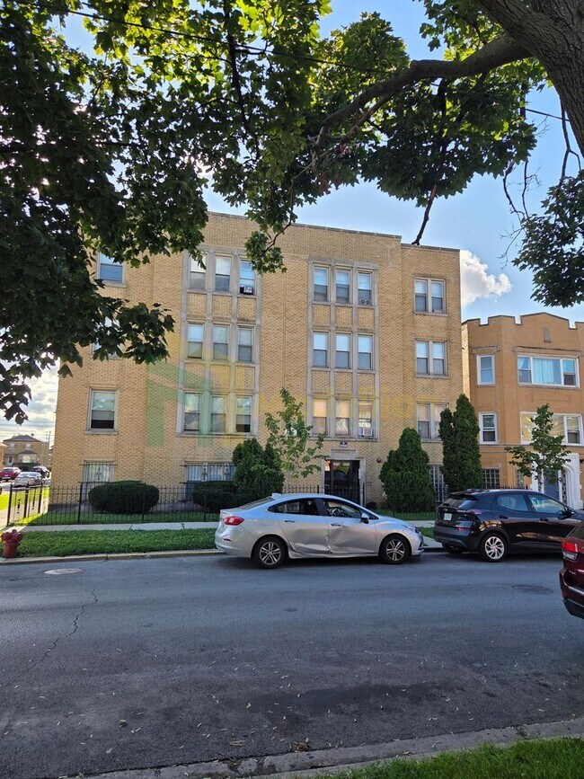 8058 S Hermitage Ave in Chicago, IL - Building Photo - Building Photo