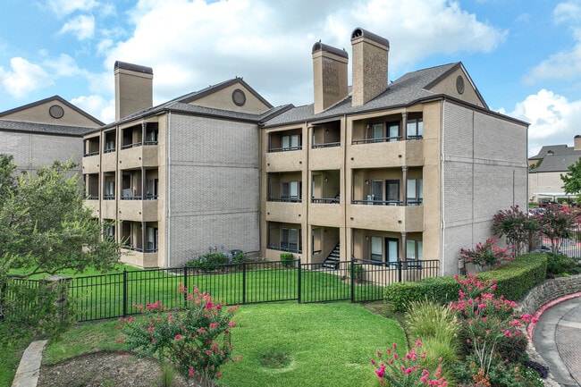 Hidden Ridge Apartments