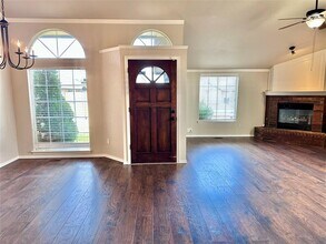 2129 Briarcliff Dr in Moore, OK - Building Photo - Building Photo