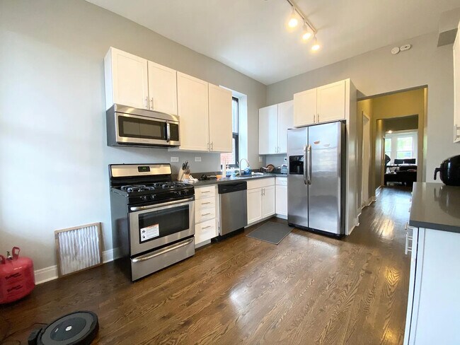 2129 N Racine Ave in Chicago, IL - Building Photo - Building Photo