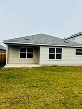 204 Herald Dr in Hutto, TX - Building Photo - Building Photo