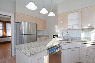 814 Grand Ave in St. Paul, MN - Foto de edificio - Building Photo