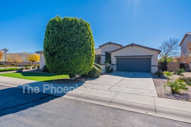 property at 2741 E Yellowstone Pl