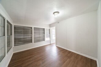 2148 Texas Ave in San Antonio, TX - Building Photo - Building Photo