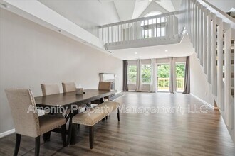 953 Gas Light Ln in Virginia Beach, VA - Building Photo - Building Photo