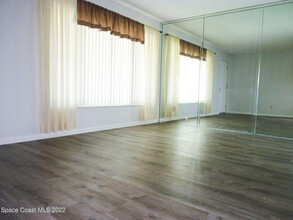 201 St Lucie Ln in Cocoa Beach, FL - Building Photo - Building Photo