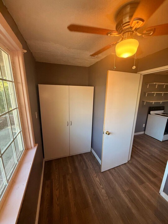 128 Hillside Ave in Klamath Falls, OR - Building Photo