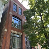1227 W Ohio St, Unit G in Chicago, IL - Building Photo