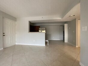 5560 NW 61st St in Coconut Creek, FL - Building Photo - Building Photo