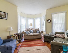 44 Benton Rd, Unit 1 in Somerville, MA - Building Photo - Building Photo