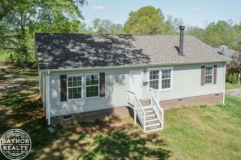 322 S Main St in Franklinton, NC - Building Photo