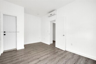 402 NW 12th Ave in Miami, FL - Building Photo - Building Photo