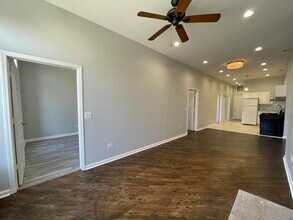 321 S Whipple St in Chicago, IL - Building Photo - Building Photo