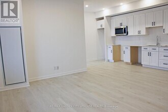 57 Carlisle St in St Catharines, ON - Building Photo - Building Photo