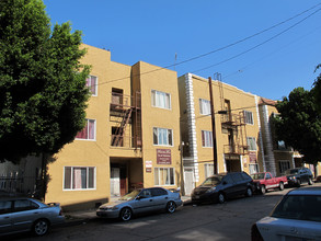 Hartford Hills Apartments in Los Angeles, CA - Building Photo - Building Photo