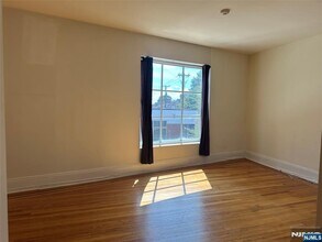 731 A Anderson Ave in Cliffside Park, NJ - Building Photo - Building Photo