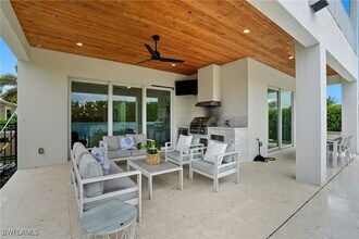 115 Cambria Ln in Naples, FL - Building Photo - Building Photo