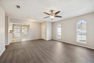 7323 Wovenwood Ln in Houston, TX - Building Photo - Building Photo