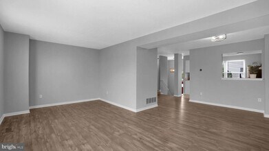 1315 Riverwood Way in Riviera Beach, MD - Building Photo - Building Photo