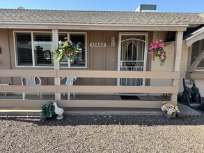 11402 N 110th Dr in Sun City, AZ - Foto de edificio - Building Photo