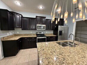 1527 Acadia Harbor Pl in Brandon, FL - Building Photo - Building Photo