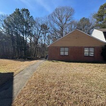 6451 River Park Dr in Riverdale, GA - Building Photo - Building Photo