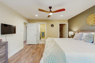 7409 Red Robin Ln in Houston, TX - Foto de edificio - Building Photo