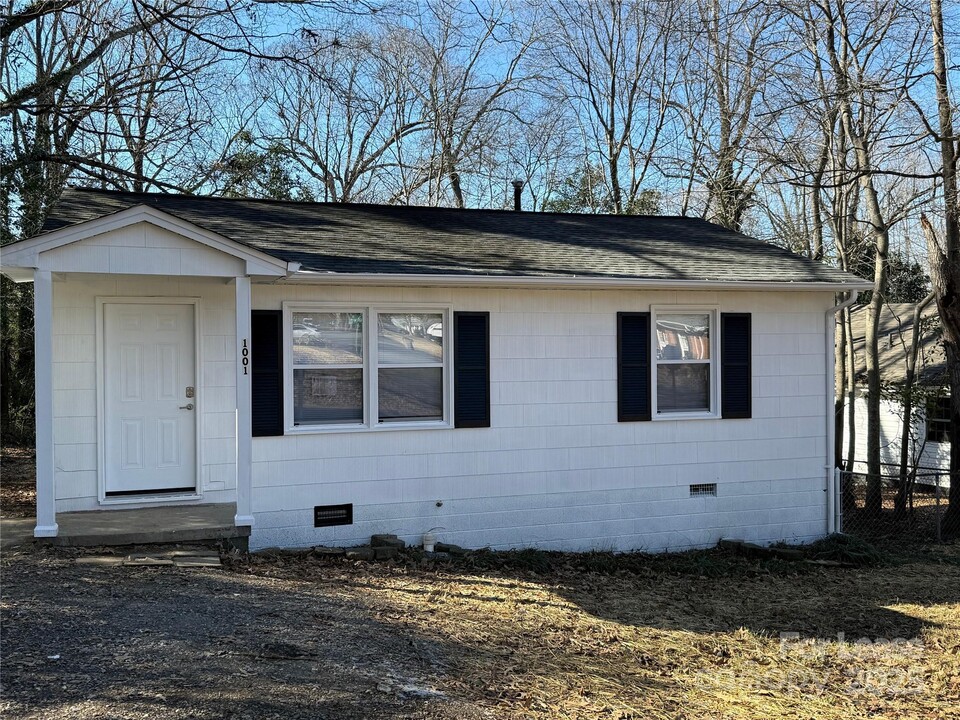 1001 S Church St in Gastonia, NC - Building Photo