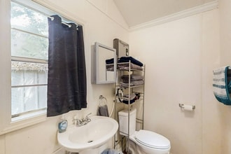 2306 Escambia Dr in Tallahassee, FL - Foto de edificio - Building Photo