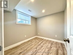 39 Grove Ave in St Catharines, ON - Building Photo - Building Photo