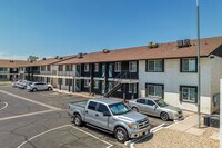 Las Ventanas Apartments in Phoenix, AZ - Building Photo - Building Photo