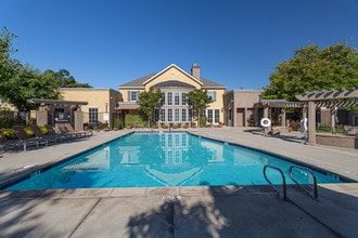 The Tides in Richmond, CA - Foto de edificio - Building Photo