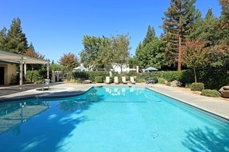 HYDE PARK in Fresno, CA - Foto de edificio - Building Photo