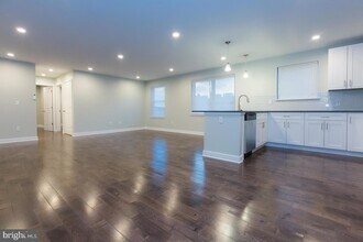 1228-32 W College Ave, Unit 4 in Philadelphia, PA - Foto de edificio - Building Photo