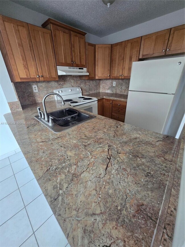 14831 SW 80th St in Miami, FL - Building Photo - Building Photo