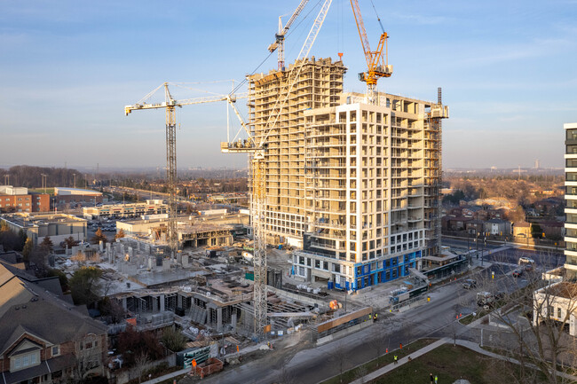 Boulevard at The Thornhill - Building D in Vaughan, ON - Building Photo - Building Photo