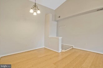 6915 Victoria Dr in Alexandria, VA - Building Photo - Building Photo