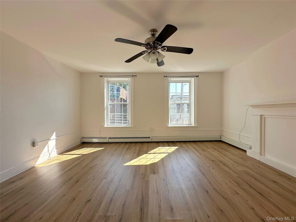 177 Liberty St in Newburgh, NY - Building Photo