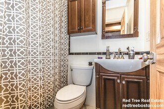 16 S Russell St in Boston, MA - Building Photo - Building Photo