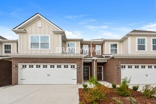 121 Rising Private Ln in Gallatin, TN - Building Photo