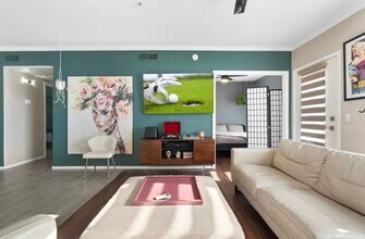 15095 N Thompson Peak Pkwy in Scottsdale, AZ - Foto de edificio - Building Photo