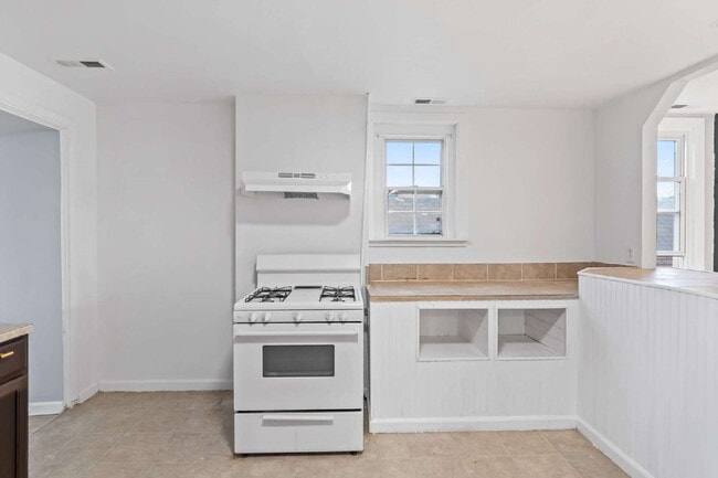 57 1/2 Saratoga Ave in Waterford, NY - Building Photo - Building Photo