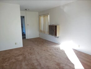 5937 Burchard Ave, Unit 5937 in Los Angeles, CA - Building Photo - Building Photo