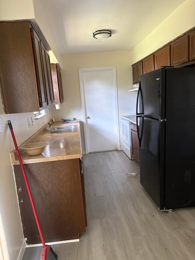 1000 Pope St NW in Palm Bay, FL - Foto de edificio - Building Photo