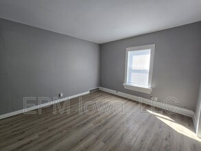733 Baltimore St in Waterloo, IA - Building Photo - Building Photo