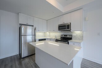60-TH60 Winston Park Blvd in Toronto, ON - Building Photo - Building Photo